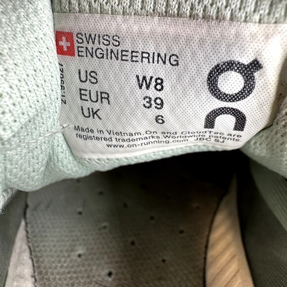 ON Cloudflyer 4 Road Running Shoes CloudTec Athletic Lace Up Black White 8 - Picture 5 of 7